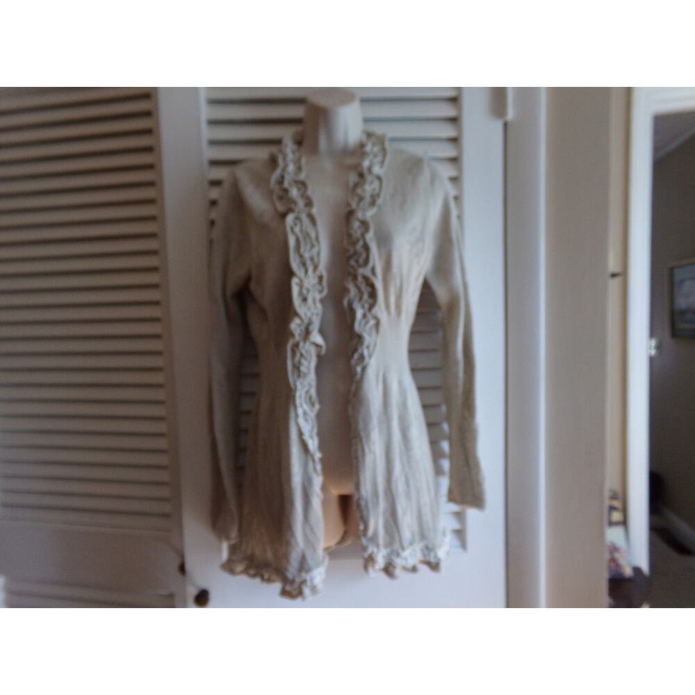 V Cristina beige 100% cotton long cardigan size M Excellent